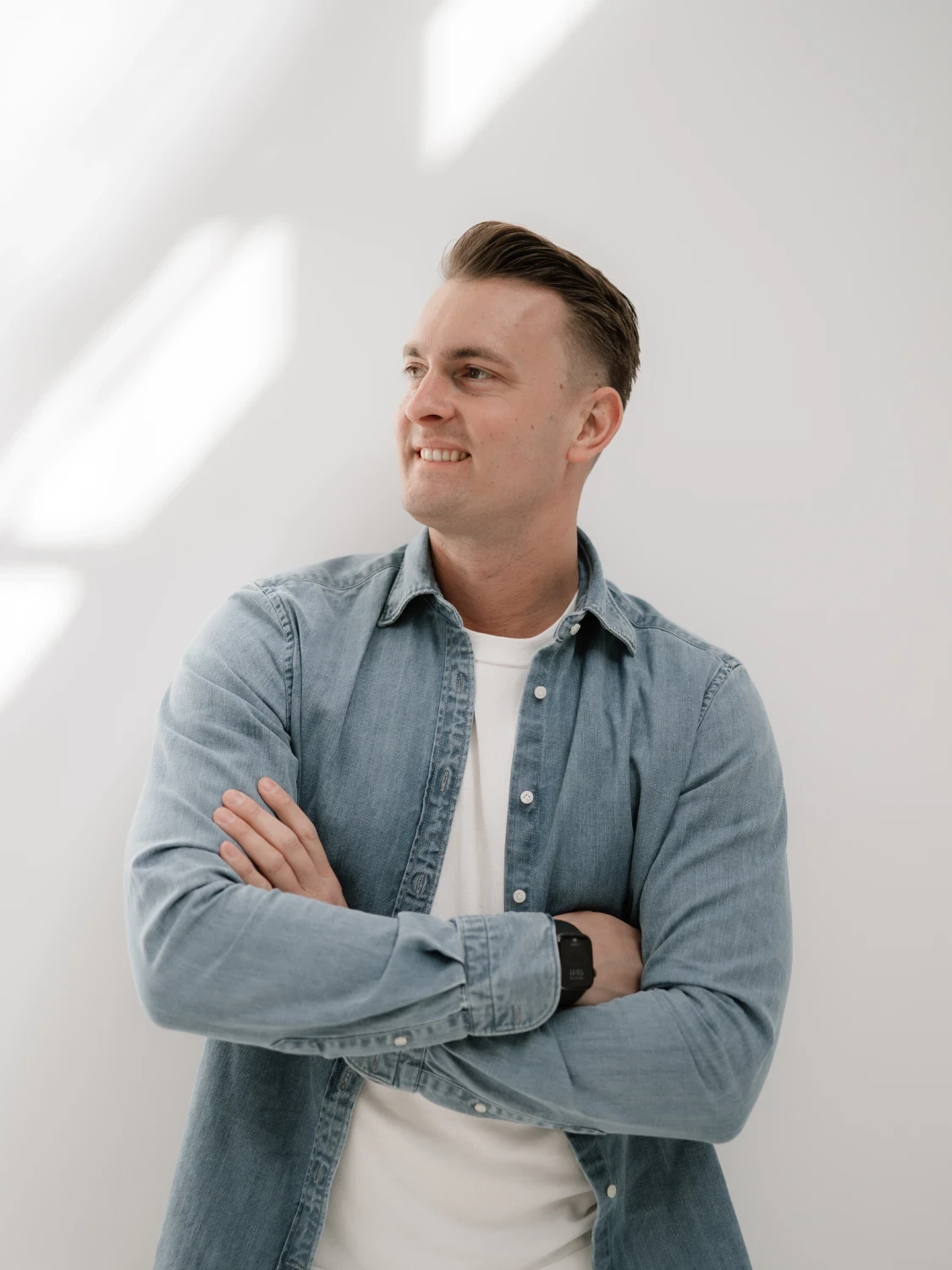 Robert-Paul, oprichter van Zeeuwsweb - portret in de studio